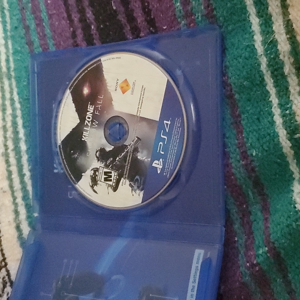 PS4 KillZone Shadow Fall Game - Picture 3 of 4